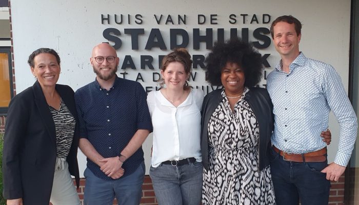 Keti Koti Harderwijk maakt kennis met D66 van de gemeente Harderwijk open gesprek over de doelen en ambities van de stichting
